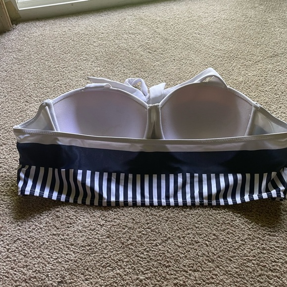 Swim top - Picture 2 of 3